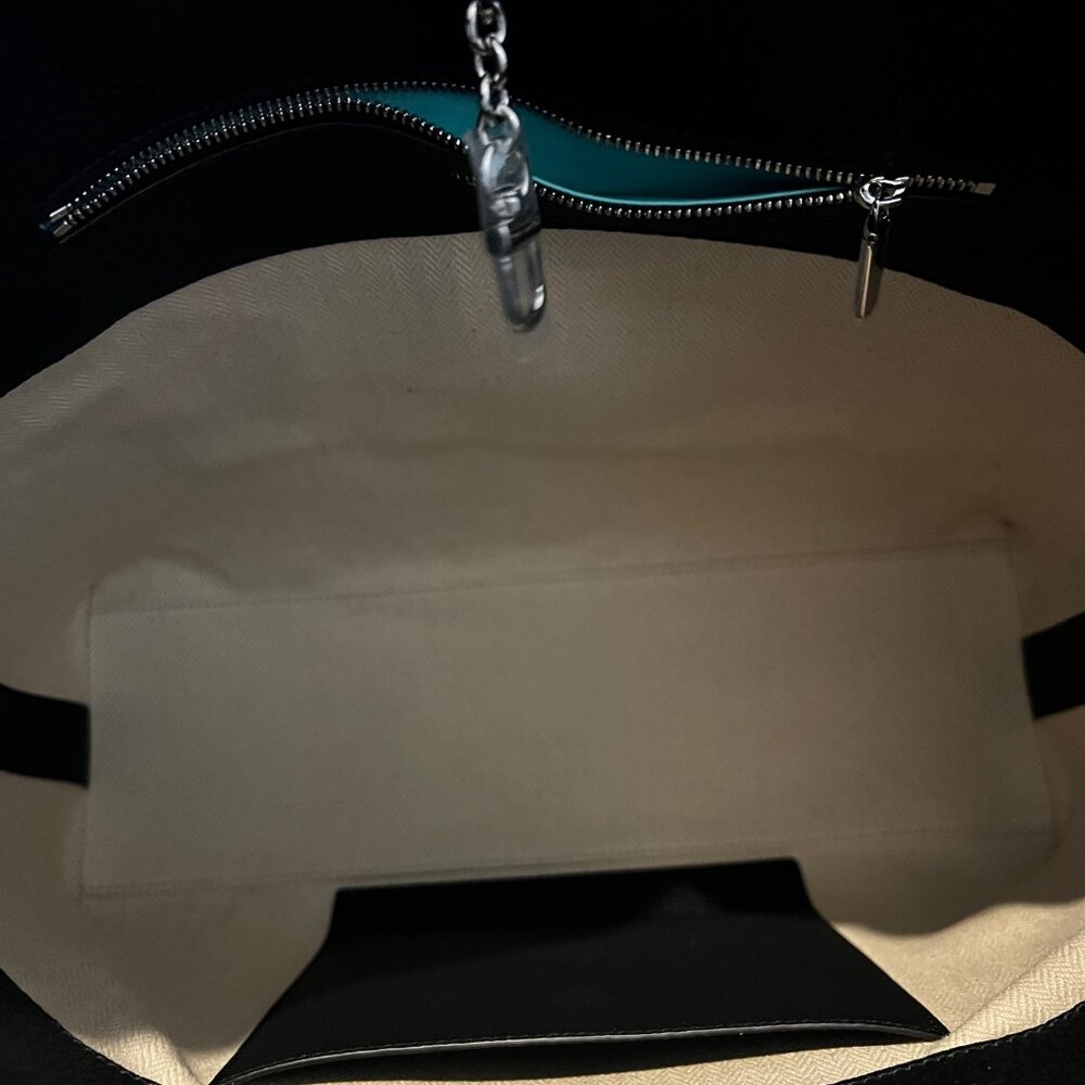 Tiffany & Co Return to Tiffany's Tote Brand New RARE - Picture 4 of 15